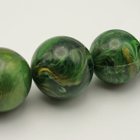 Green Marbled Lucite Platic Ball Beaded Necklace 27 Inch Spring Ring Clasp - Picture 4 of 9